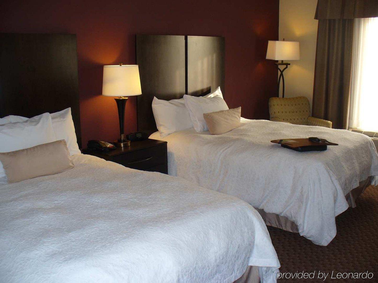 Hampton Inn & Suites Enid Номер фото