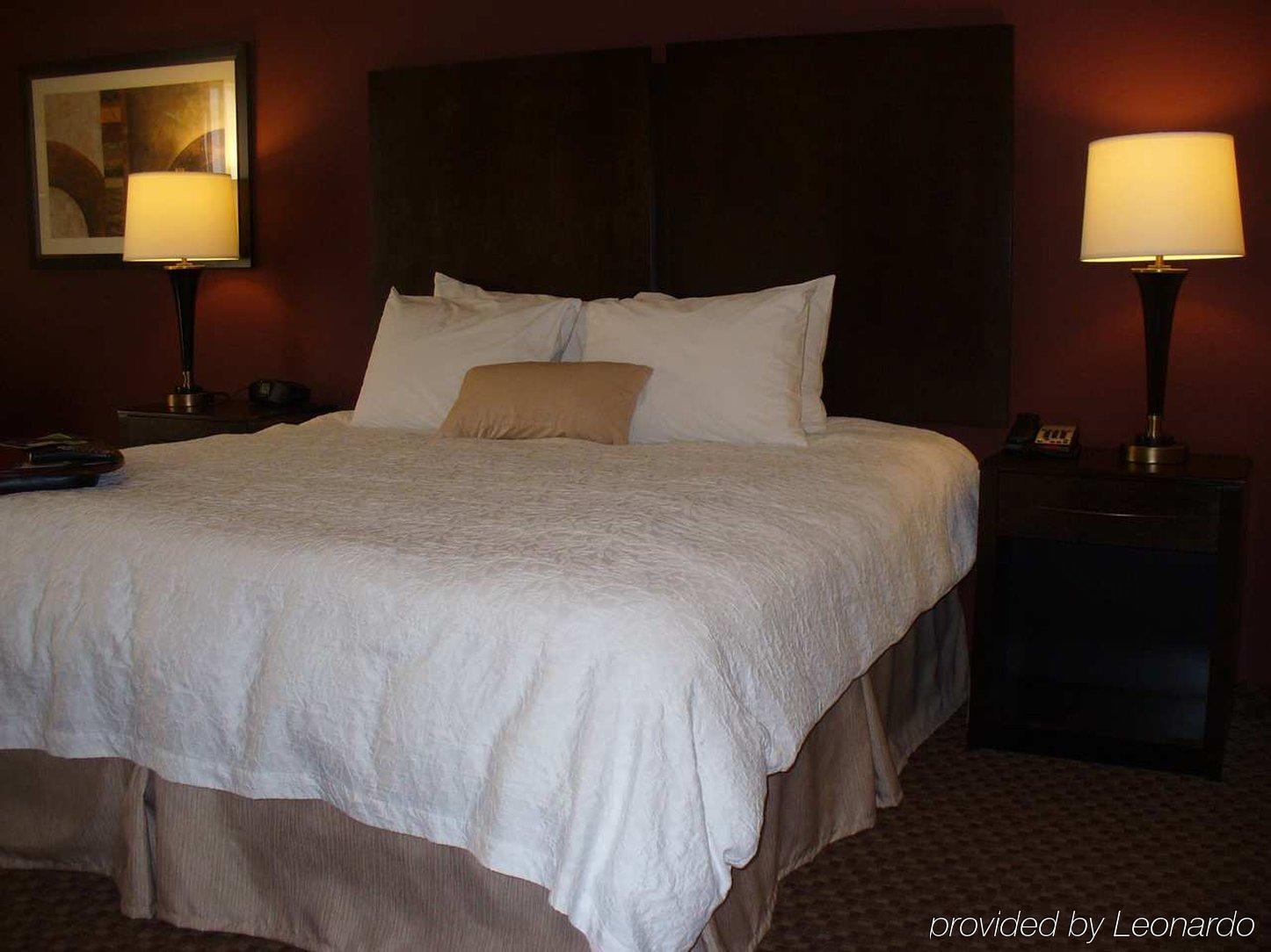 Hampton Inn & Suites Enid Номер фото