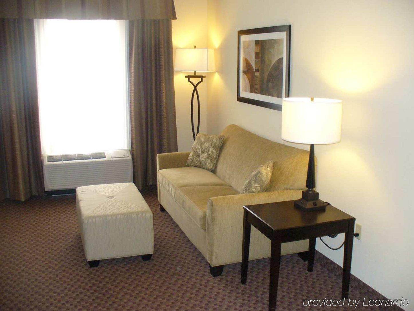 Hampton Inn & Suites Enid Номер фото